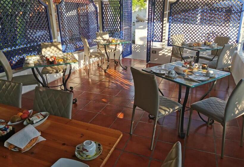 חדר סטנדרט לשלושה עם נוף לגינה, Aquilone Residence