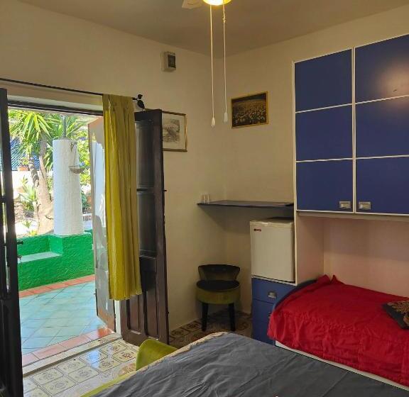 חדר סטנדרט לשלושה עם נוף לגינה, Aquilone Residence