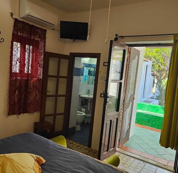 חדר סטנדרט לשלושה עם נוף לגינה, Aquilone Residence