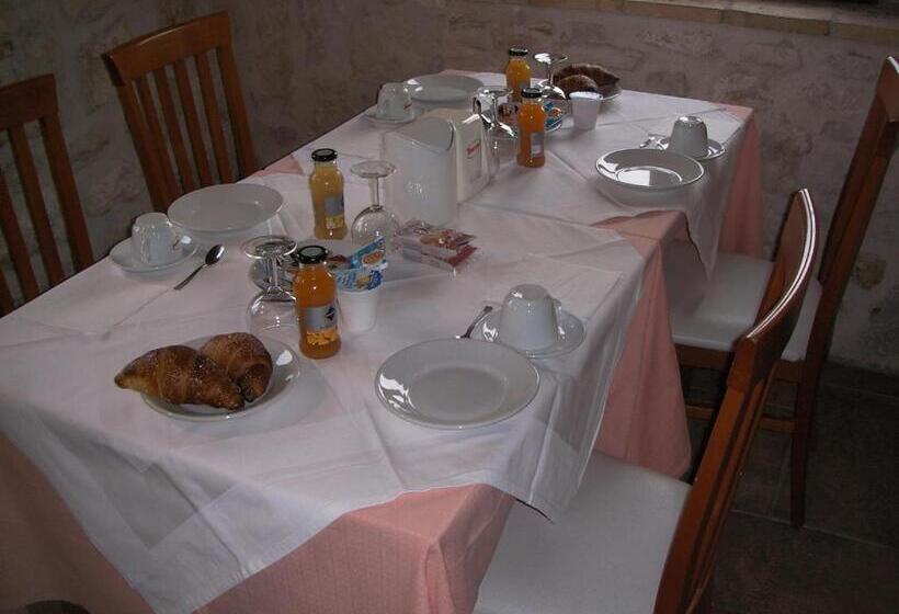 غرفة قياسية ثلاثية, Country House Antiche Dimore