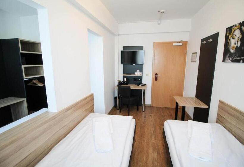 标准三人间, Center Hotel Essen