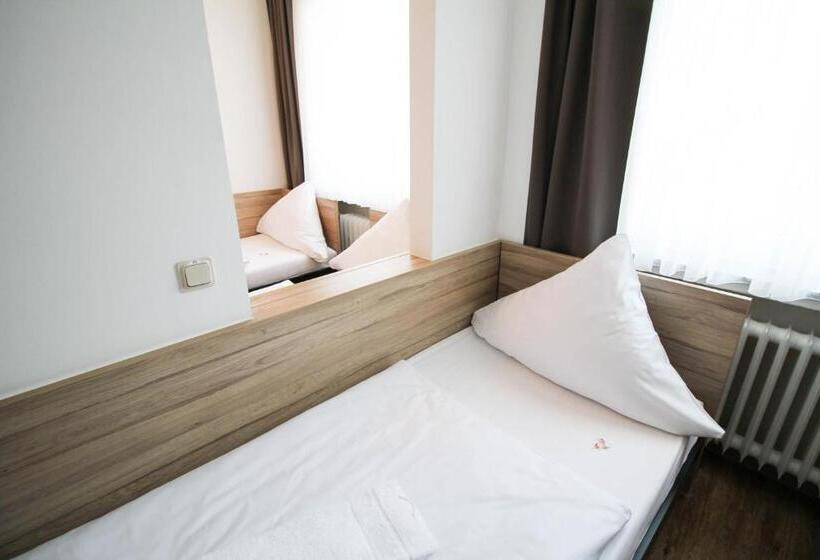 标准三人间, Center Hotel Essen