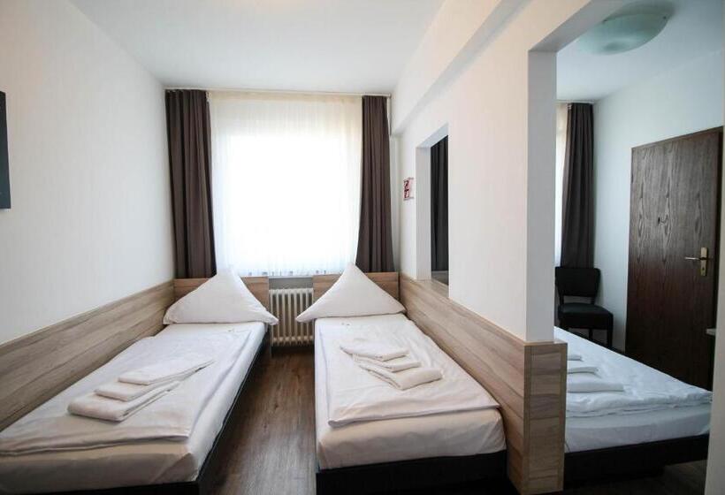 标准三人间, Center Hotel Essen