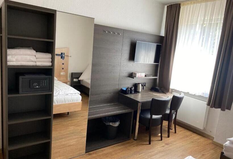 标准三人间, Center Hotel Essen