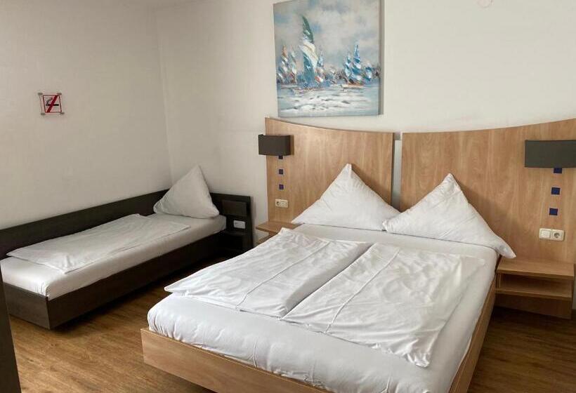 标准三人间, Center Hotel Essen