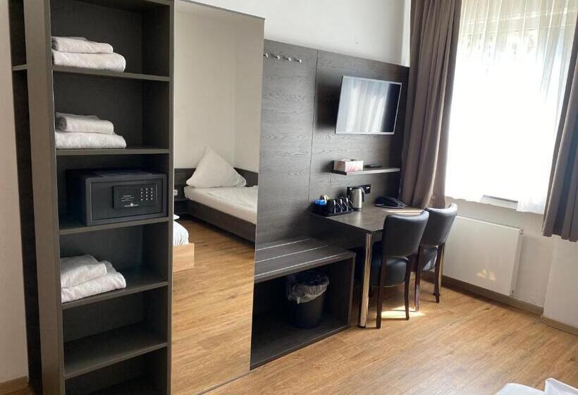 标准三人间, Center Hotel Essen