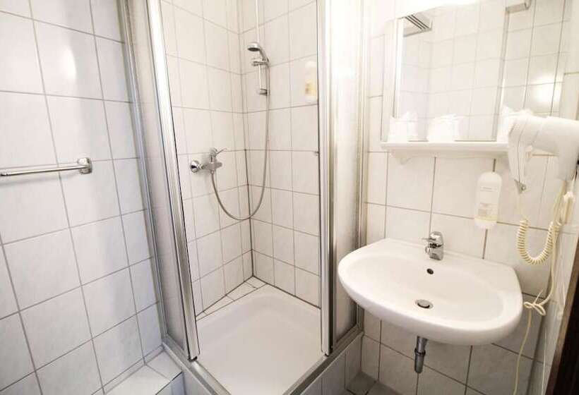 标准三人间, Center Hotel Essen