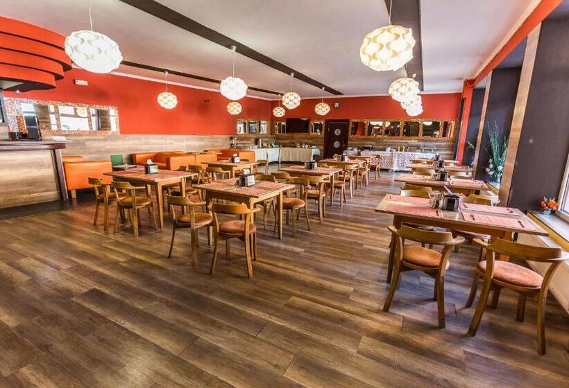 جناح, Garni Hotel Anne Mary