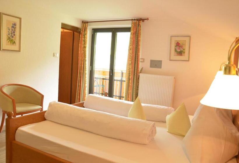 חדר סטנדרט, Karin