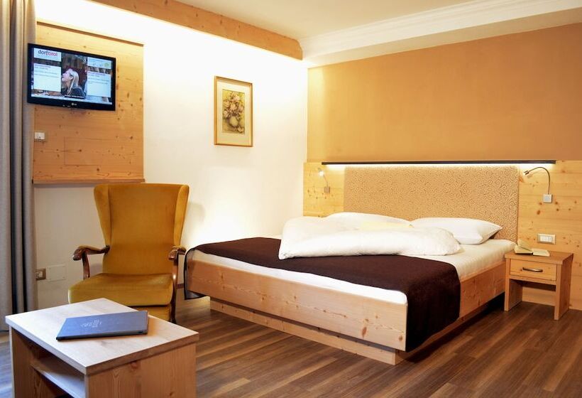 Comfort room with mountain view, Karin