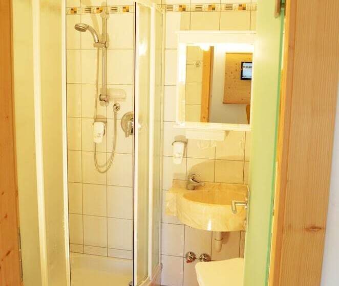 Comfort room with mountain view, Karin