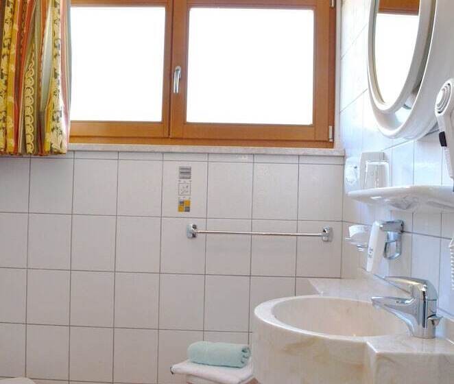 スタンダードルーム, Karin