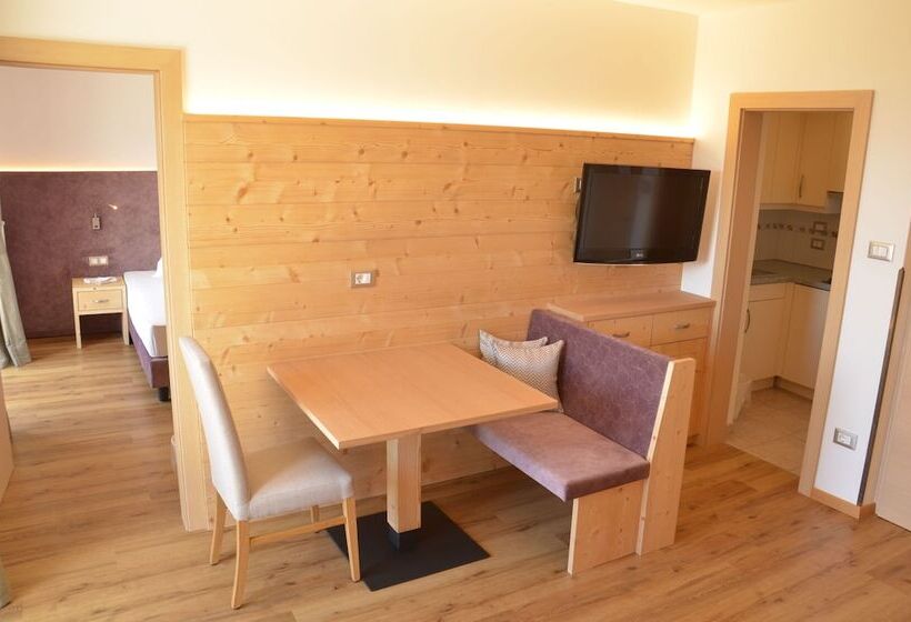 Апартаменты 1 Спальня, Karin