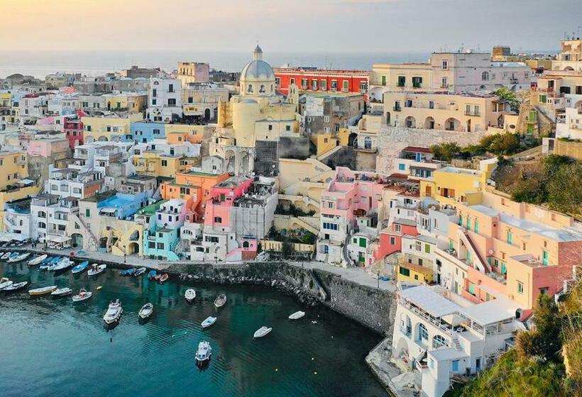 标准间, La Corricella