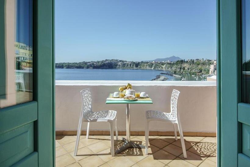 标准间, La Corricella