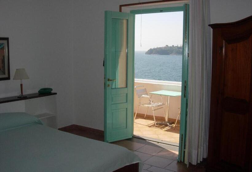 标准间, La Corricella