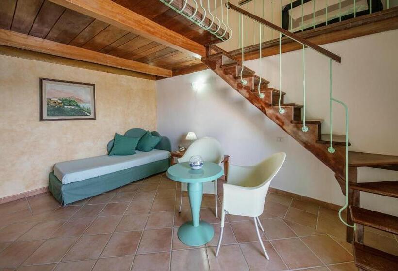 标准三人间, La Corricella