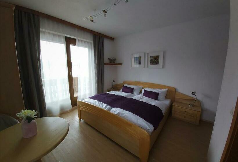 غرفة قياسية مزوَّدة بشُرفة, B&b Pension Karlsdorfer Hof