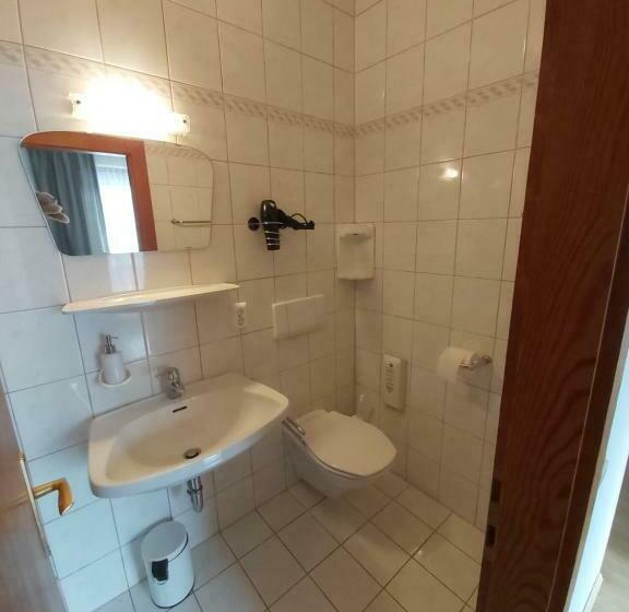 غرفة قياسية مزوَّدة بشُرفة, B&b Pension Karlsdorfer Hof