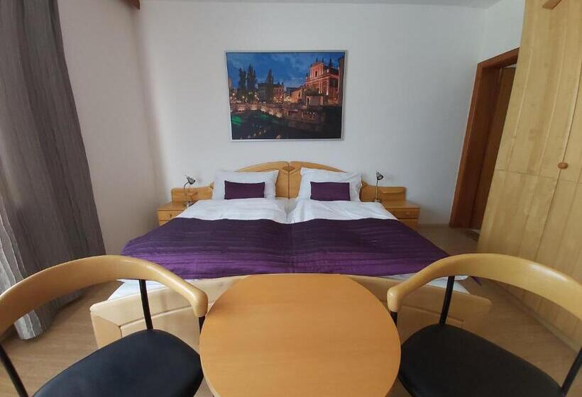 غرفة عائلية, B&b Pension Karlsdorfer Hof