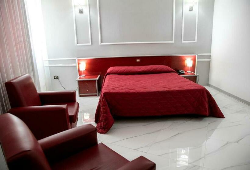 חדר דלוקס, Sica