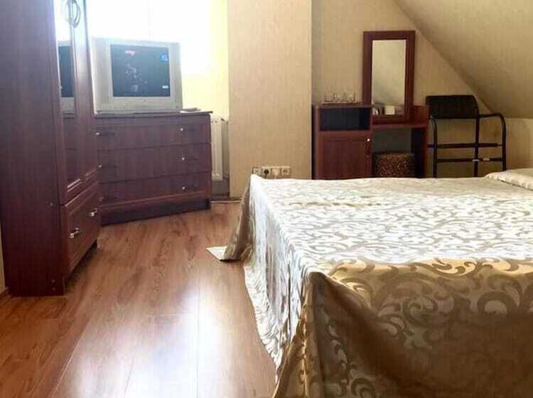 اتاق استاندارد سه نفره, Vilari Odessa