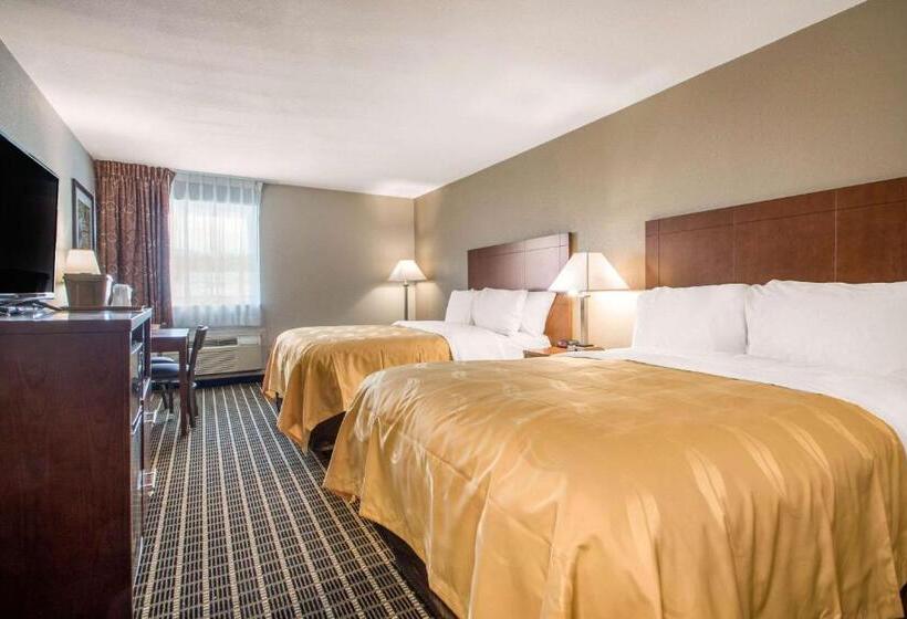 带2个双人床的标准工作室, Quality Inn Madison West Near University Area
