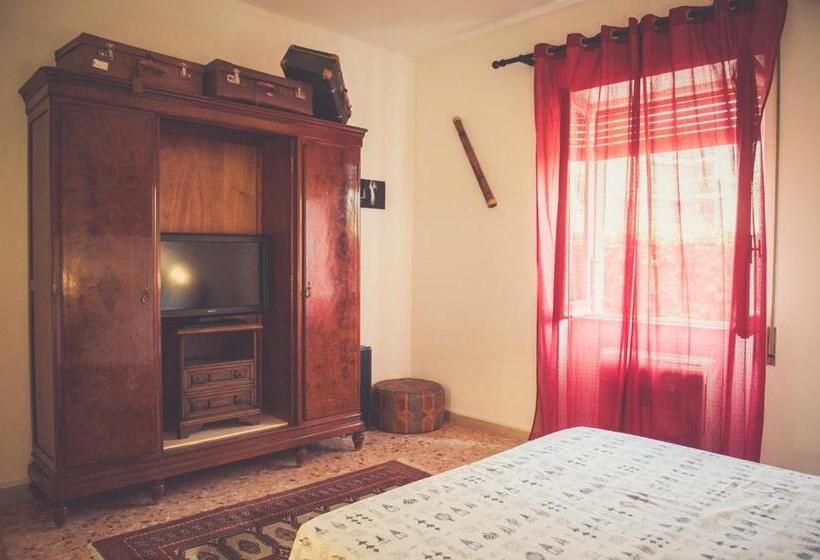 标准间, Nomad B&b