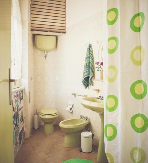 标准间, Nomad B&b