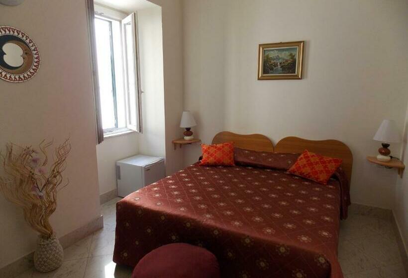 标准间, Albergo Roma