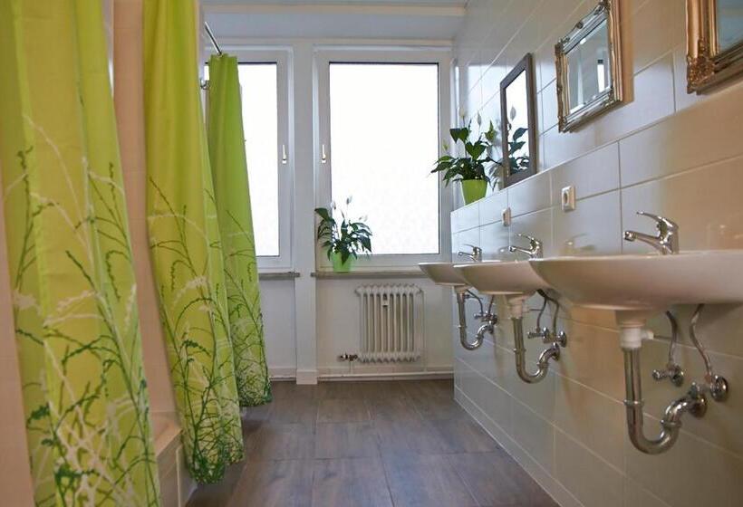 标准单人间共用浴室, Pm Rooms Hostel