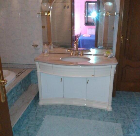 חדר סטנדרט עם מיטת קינג, B&b Villa Giovanni