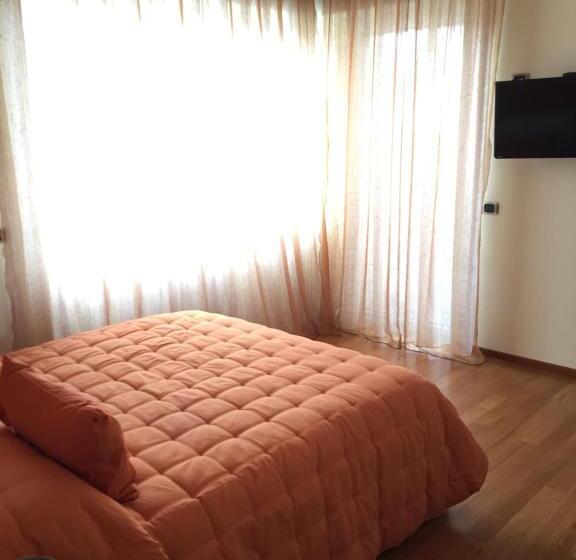 1 Bedroom Apartment Lake View, Giardino Segreto