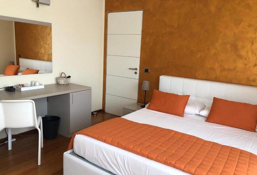 1 Bedroom Apartment Lake View, Giardino Segreto