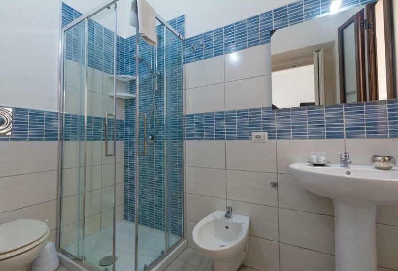 スタンダードトリプルルーム, Le Cale