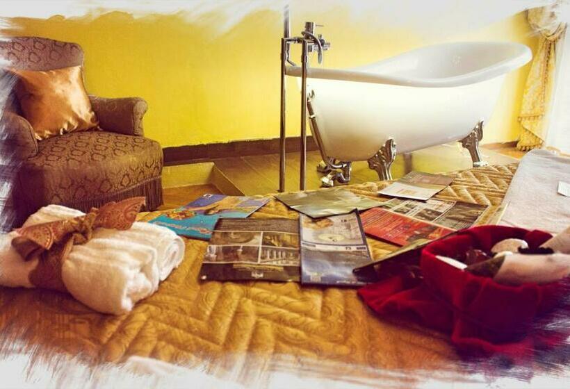 اتاق لوکس, Napoli Retro