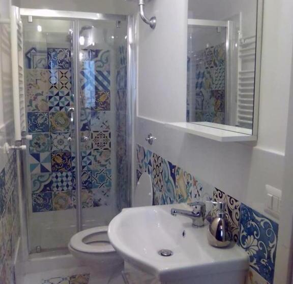 اتاق لوکس با بالکن, Napoli Retro