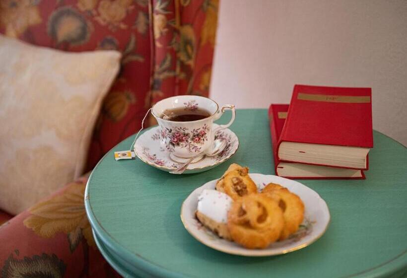 חדר אקונומי, Palazzo Santa Caterina