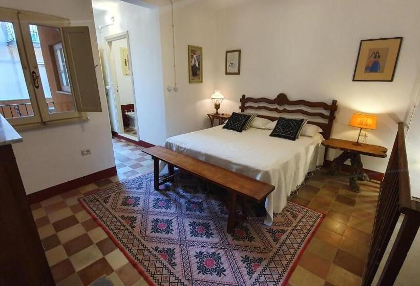 דירת חדר, Palazzo Santa Caterina