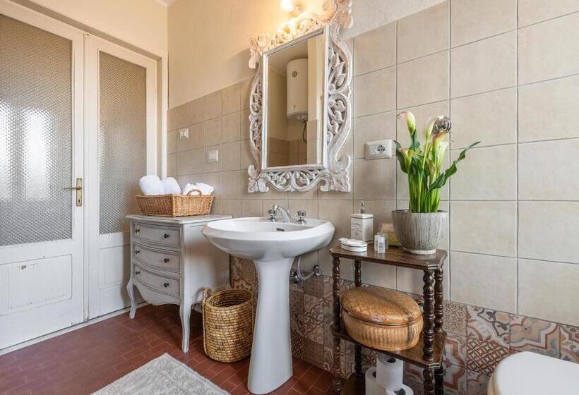 Standard room with outdoor bath, Palazzo Santa Caterina