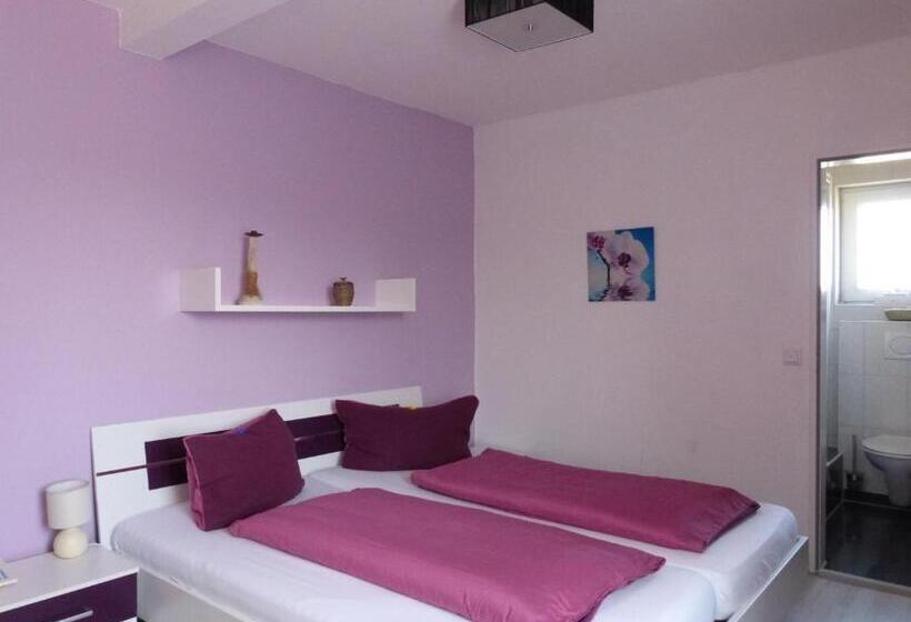 اتاق عادی, Brandaris