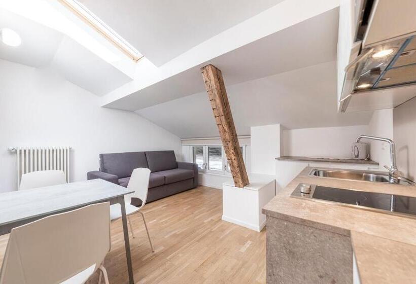 استودیوی استاندارد, Stay Cooper L Capitol Rooms