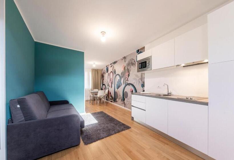 استودیوی استاندارد, Stay Cooper L Capitol Rooms