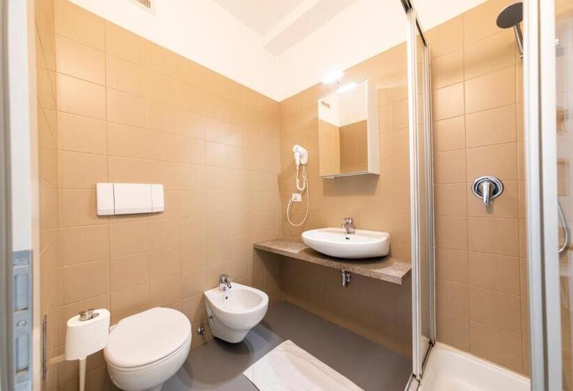 استودیوی استاندارد, Stay Cooper L Capitol Rooms