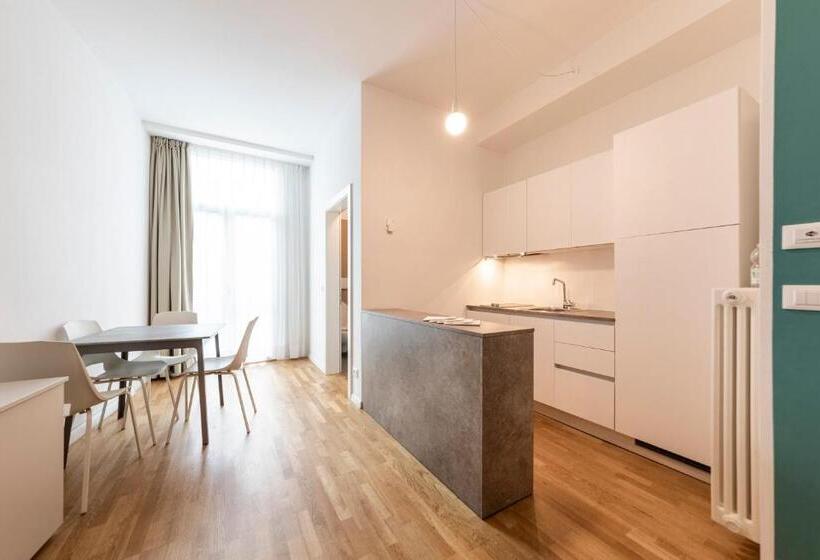 استودیوی استاندارد, Stay Cooper L Capitol Rooms