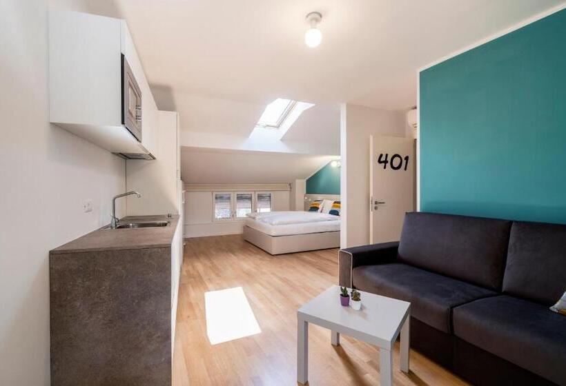 استودیوی استاندارد, Stay Cooper L Capitol Rooms