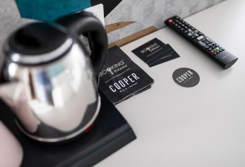 استودیوی استاندارد, Stay Cooper L Capitol Rooms