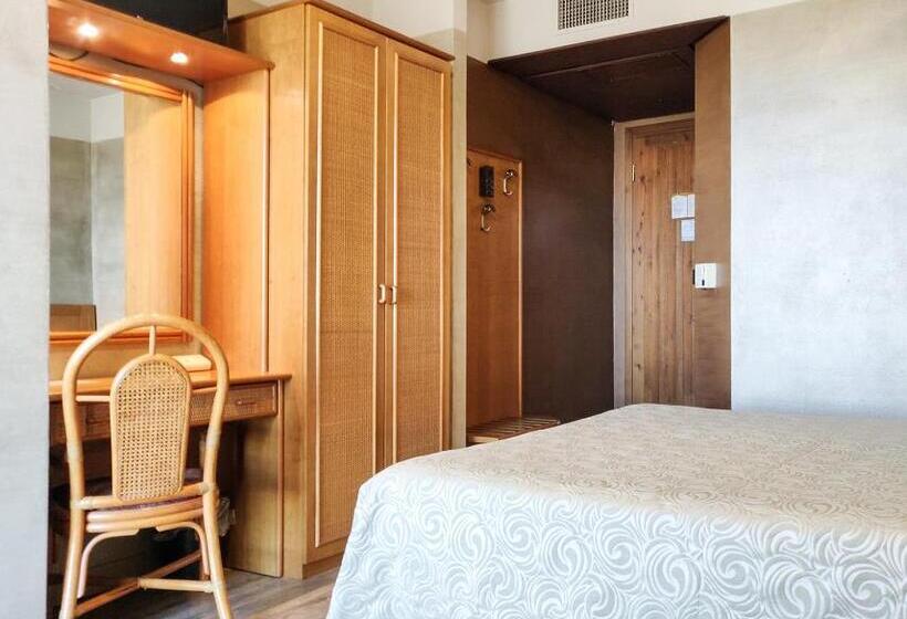 Superior room with lake view, Castello S. Antonio