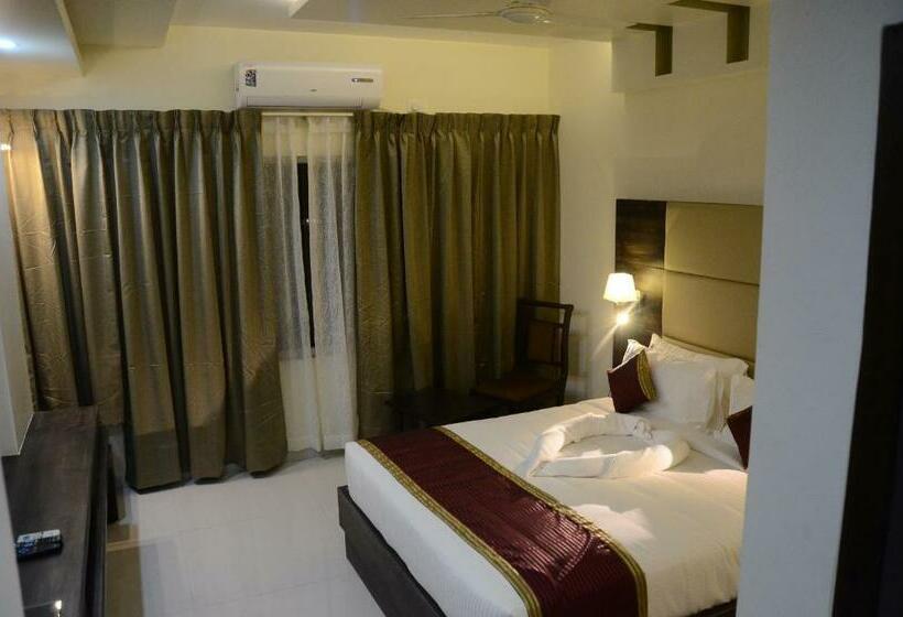 חדר אקזקיוטיב, Jai Maata Grandeur