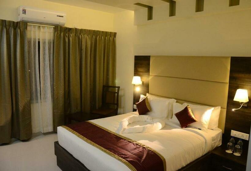 חדר אקזקיוטיב, Jai Maata Grandeur